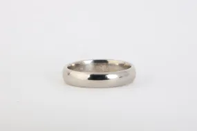 14k White Gold Band Ring Size 6 (3.61g.)