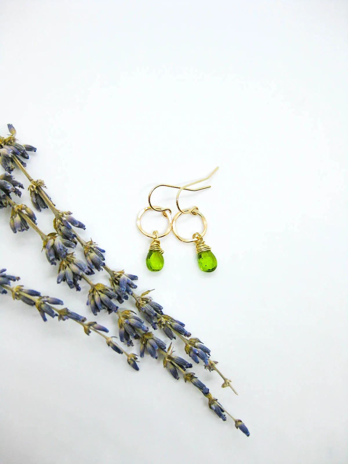 Daisy: Peridot Earrings - e731