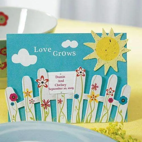 "Love Grows" Picket Fence with Seeded Paper Sun (Pack of 12)